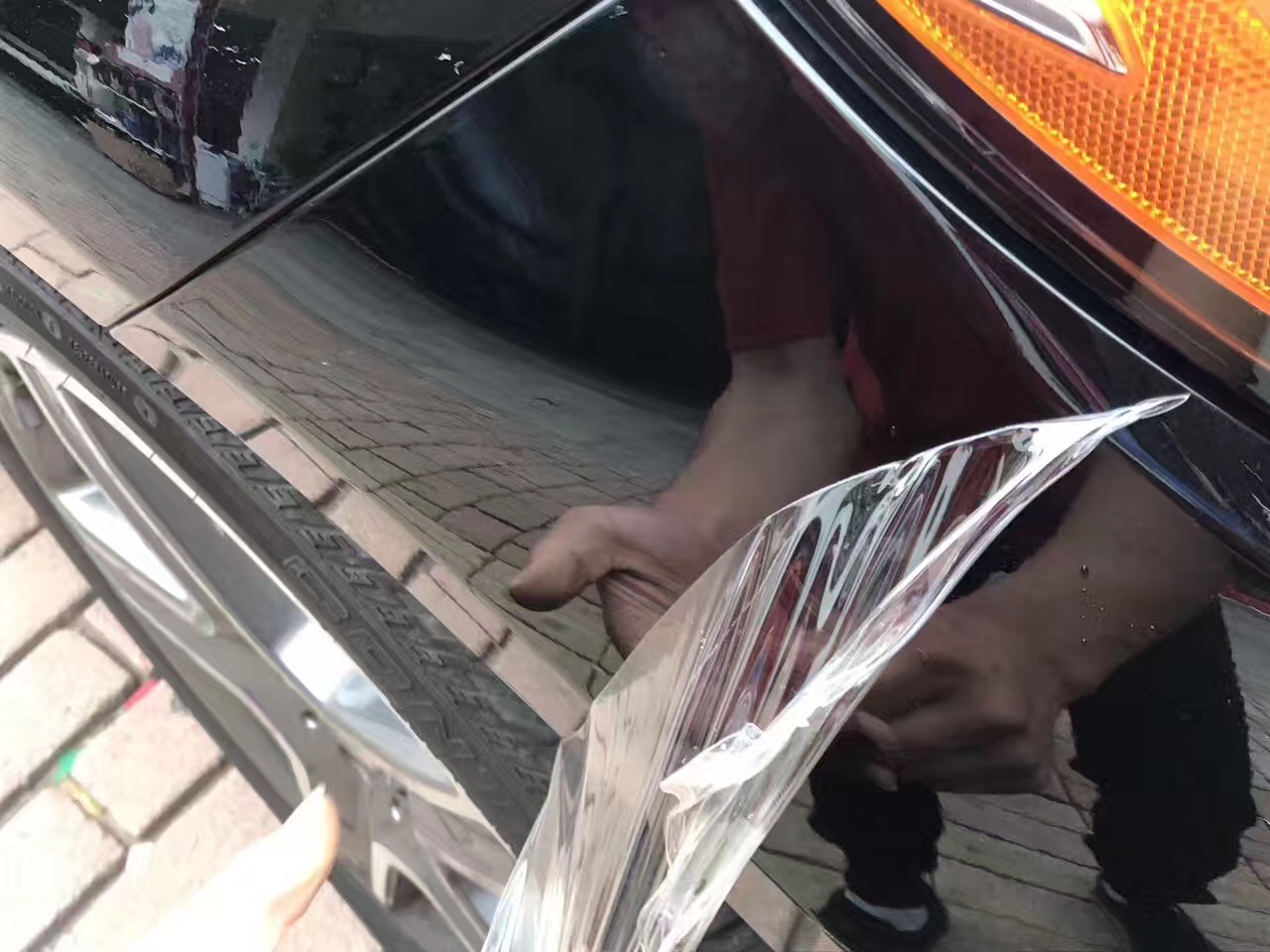 貼隱形車衣還用打蠟嗎？車衣和打蠟?zāi)膫€(gè)對(duì)車漆更具有保護(hù)作用？