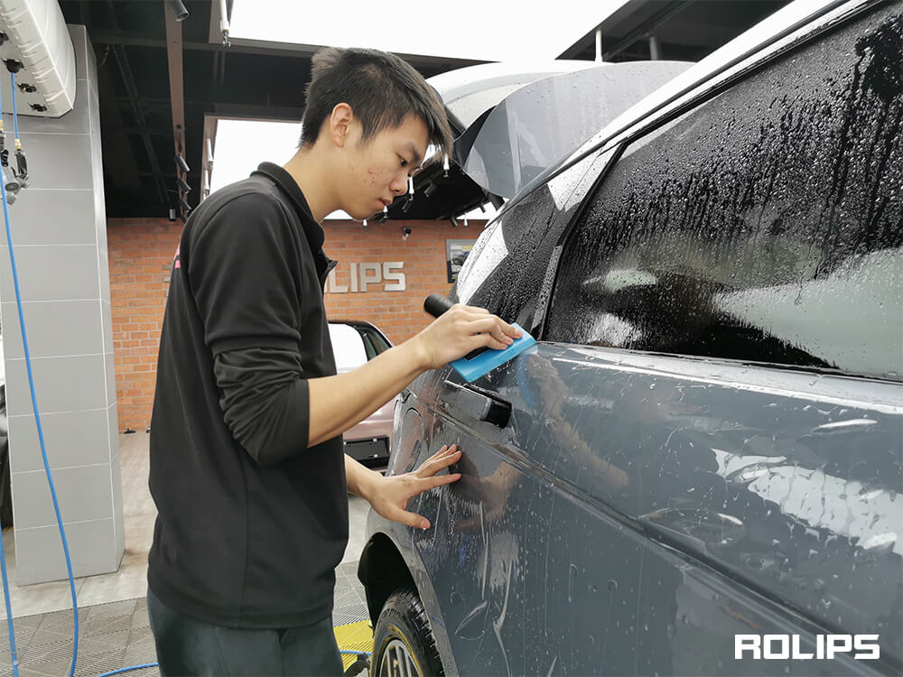 冬季貼車衣需要注意什么？剛貼完車衣下雪了怎么辦？（1）
