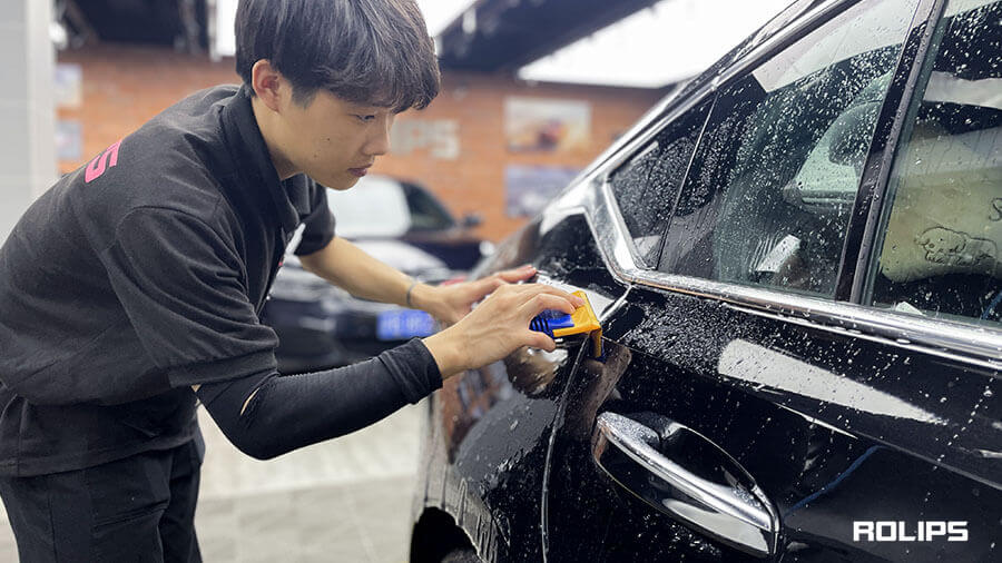 凱迪拉克CT5黑色施工羅利普斯隱形車衣RS90(圖7) 凱迪拉克CT5黑色施工羅利普斯隱形車衣RS90(圖7)